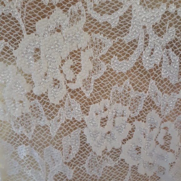 FINAL! WHBM Cream Lace Short Sleeve Top - Picture 3 of 6